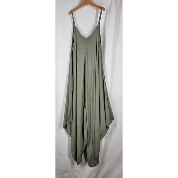 VINTAGE WOMEN'S GREEN ITALIAN-MADE VISCOSE SLEEVELESS STRAP DRESS – ONE SIZE - Picture 3 of 7
